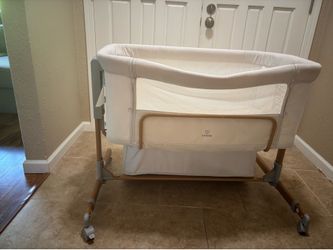 Rocking bassinet