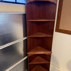 Cherry Córner Cabinet