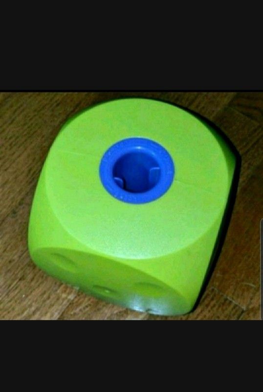 Dog toy/treat dispenser