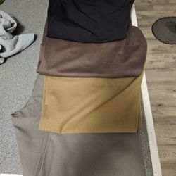 4 Pair Levi's Size 33x30