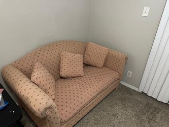 Vintage Peach Loveseat Sofa with 3 Matching Pillows