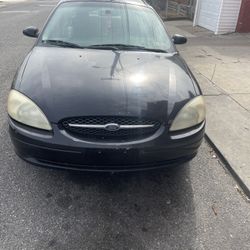 2002 Ford Taurus