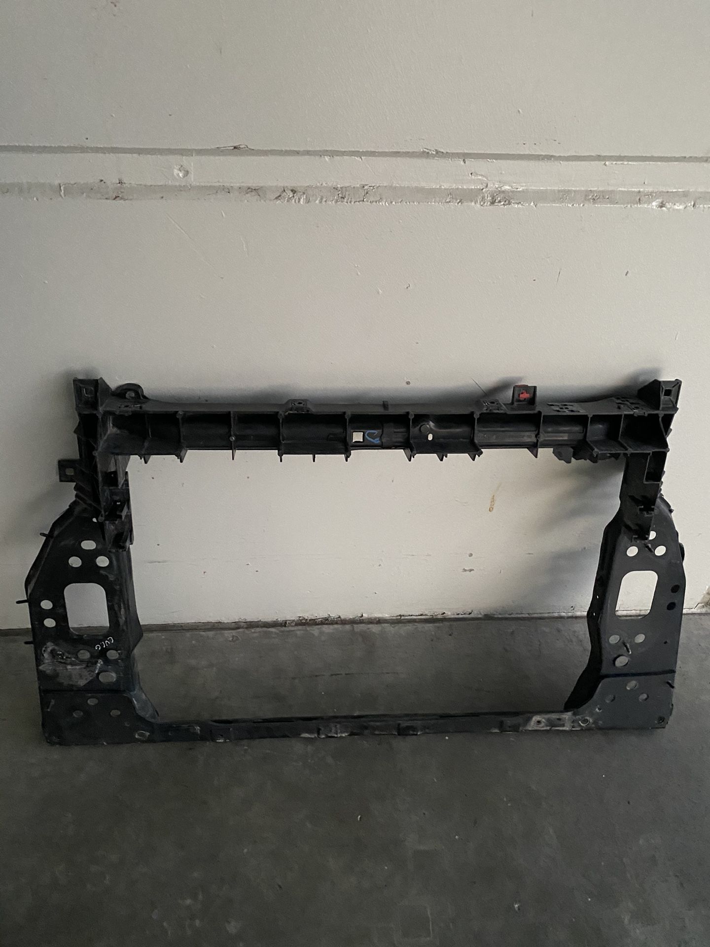 2015-2021 Jeep Renegade radiator support