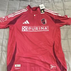 Signed Kessler jersey, Large men’s. Comes with tags