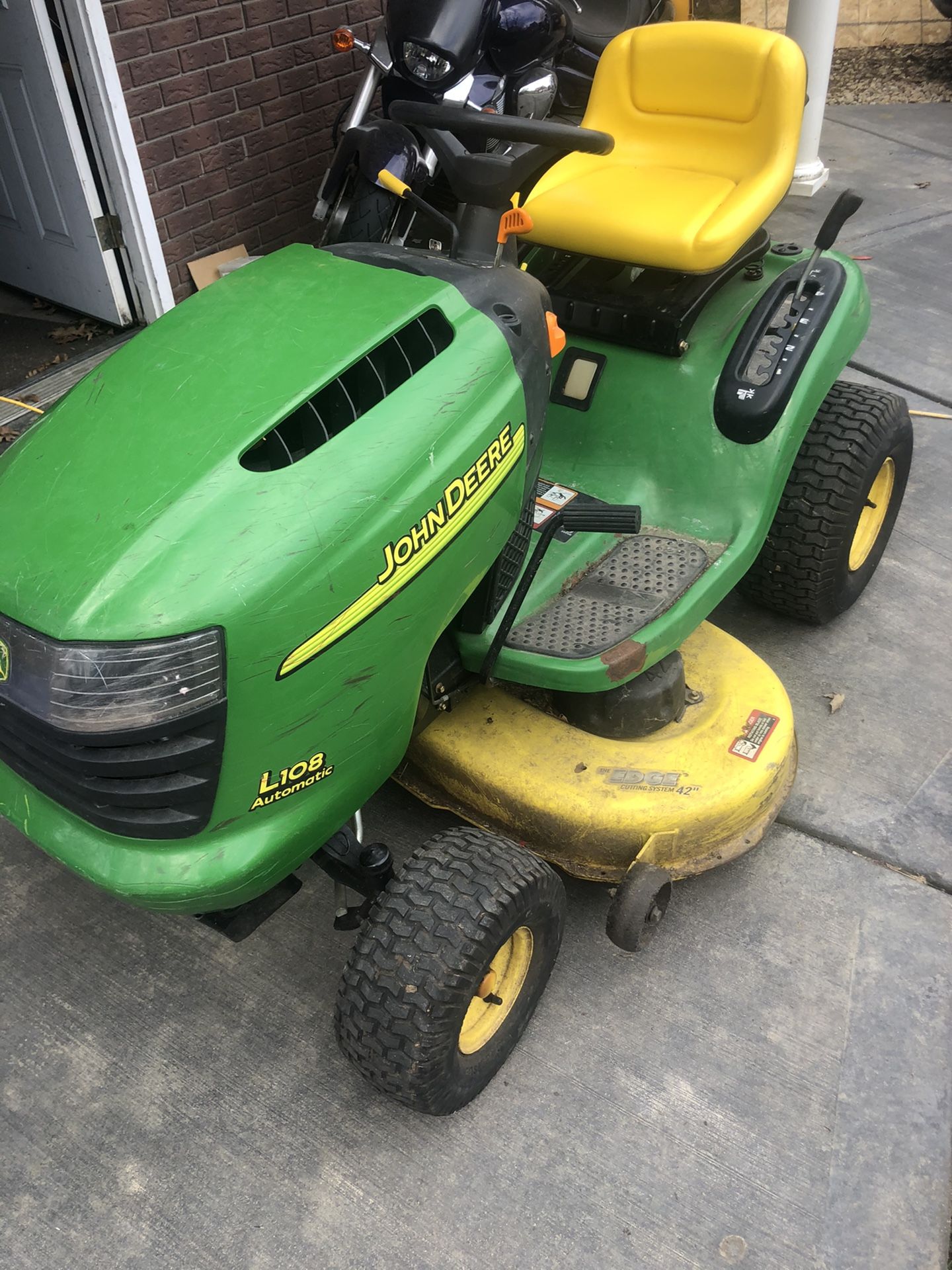 John Deere L108 lawn tractor for Sale in Palos Park, IL OfferUp