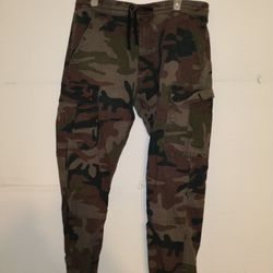 Levi's Cargo Joggers