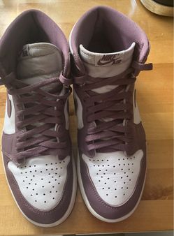 Nike Air Jorden Retro High tops in mauve DZ 5485-105