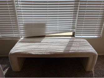 Modern Boucle Upholstered Bench / Coffee Table Bench – Excellent Condition