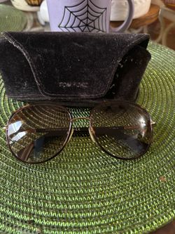 TOM FORD