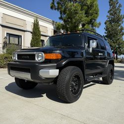 2007 Toyota FJ Cruiser 4x4 - Lifted - Clean Carfax - Warranty!!!