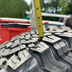 8 Lug Chevy Wheels & Tires Set Of 5 