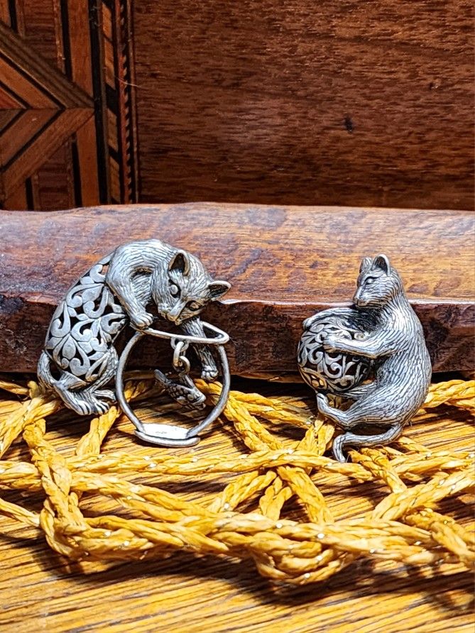 Jezlaine Sterling Silver Cat Brooch Set
