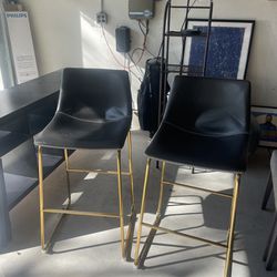 2 Leather barstools (best offer) 
