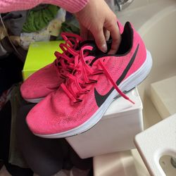 Nike Shoes Women Size 9.5 