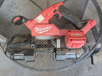 Milwaukee M-18 bandsaw
