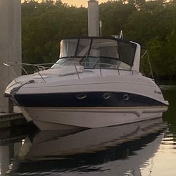 2005 Larson Cabrio 310 For Sale