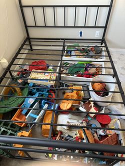 Aluminum Amazon brand Queen Size Bed Frame