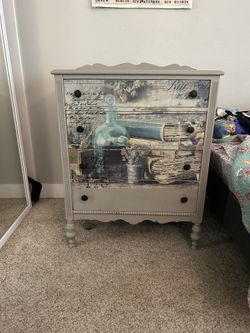 Dresser- 4 Cabinets