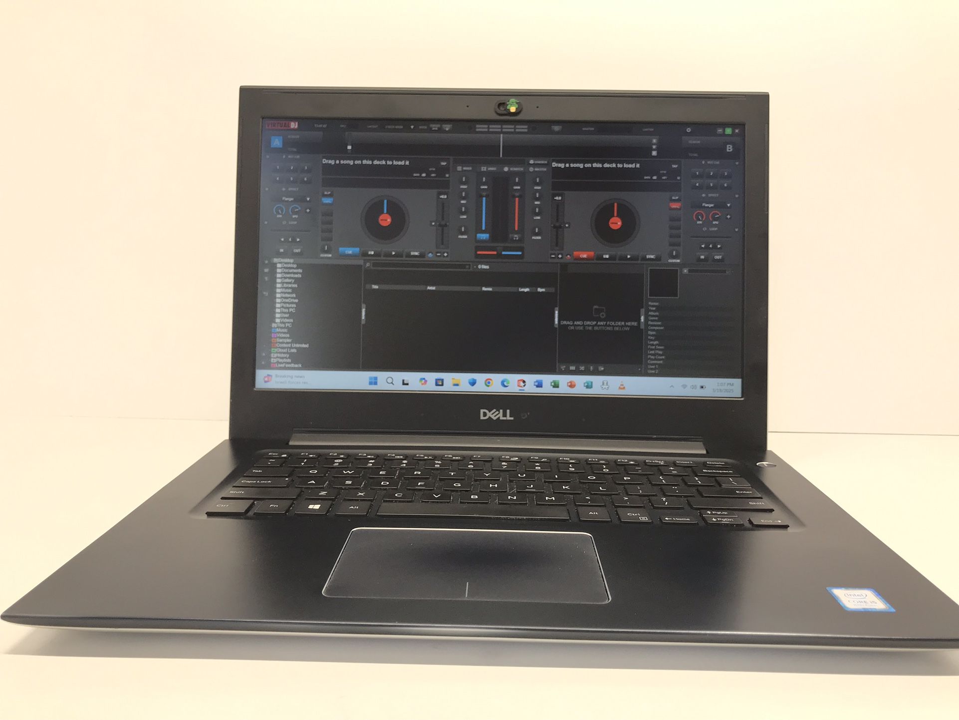 **Dell Vostro 5471 Laptop. w/ Virtual DJ Pro 8.** *Windows 11 64Bit. * Price $240 *