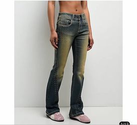 Woman’s ninth hall jeans
