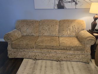 FREE Couch! In Driveway, come and pick it up!