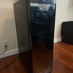 Enfriador de vinos Ivation 12 botellas (Wine Cooler) excelente estado