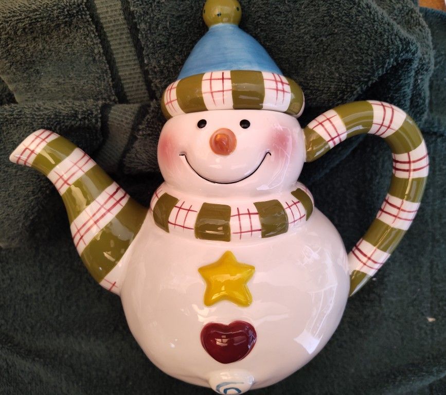 Mikasa Studio Nova Frosty Snowman Teapot - New and Unused
