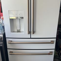 Ge Cafe French Door Refrigerator Like New Condition 