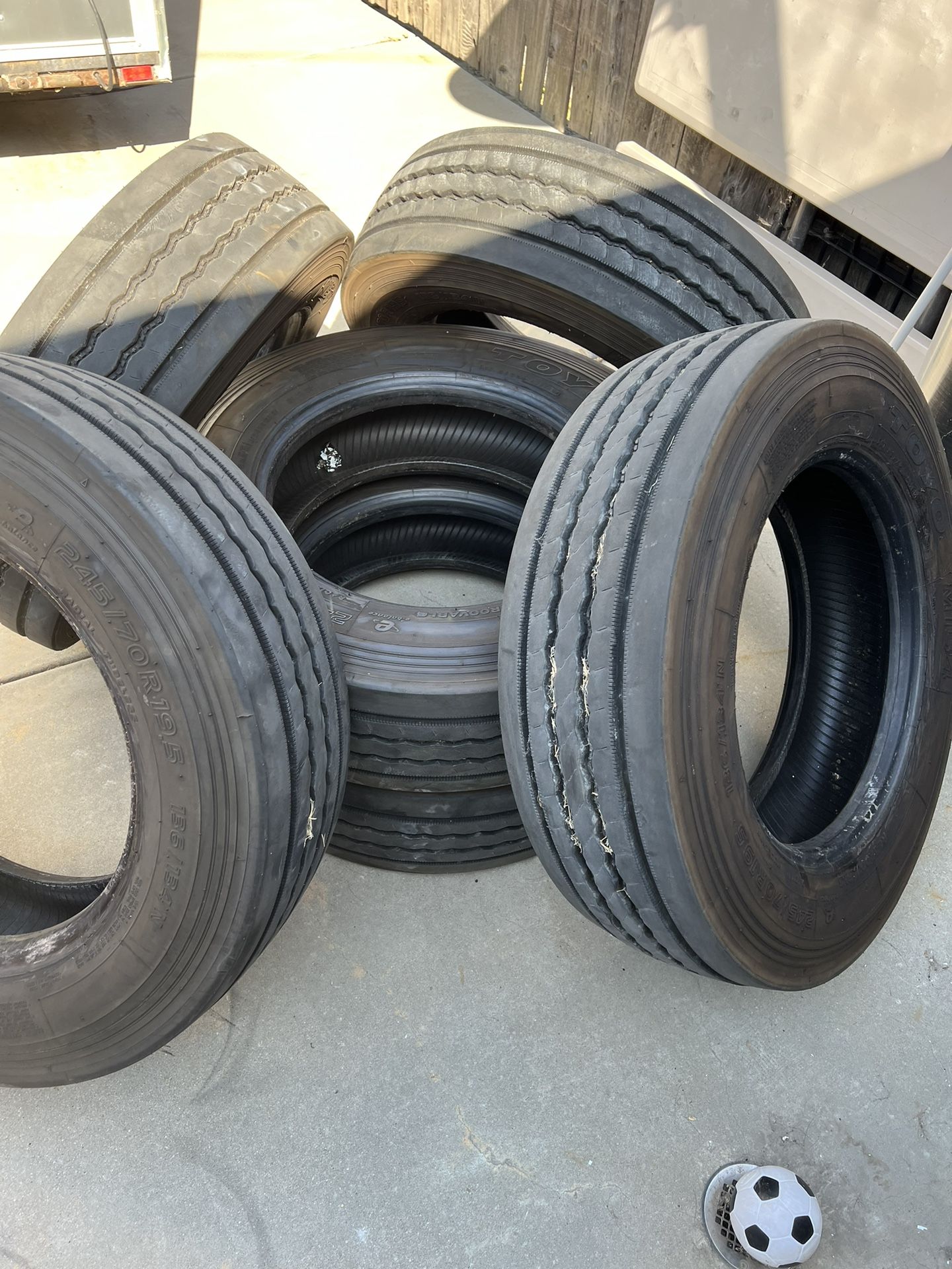 Toyo Tires 245/70R19.5