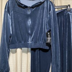 Plus Size Boohoo Velour Hoody And Jogger Set
