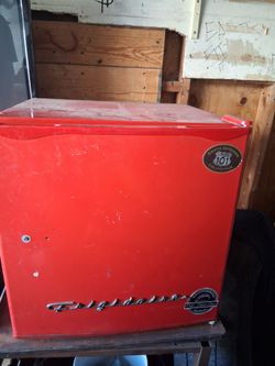 Mini frige  Frigidaire