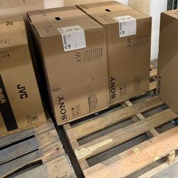 SONY LASER PROJECTOR WITH BRIGHT ROOM MODE