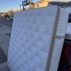 King sized pillow top mattress 