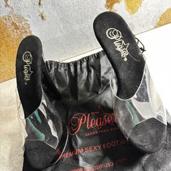 Sandalias Pleaser Kiss-201 Tacón Aguja y Plataforma – Transparente/Negro 