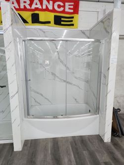 Bathtub & Glass Doors