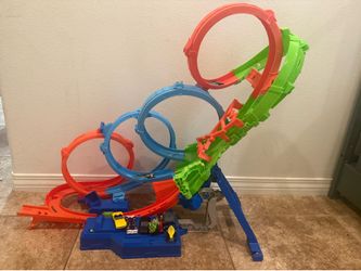 Hot Wheels 4 Loop Track