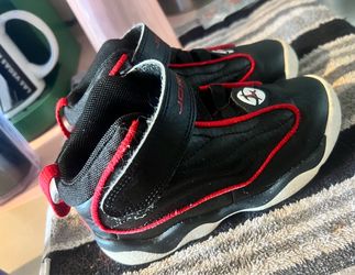 Boy’s Jordan’s 9c