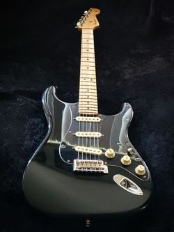 Fender limited edition Stratocaster fsr special run 75 anniversary black maple neck black