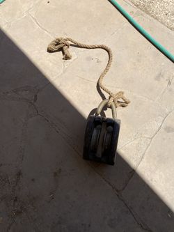 “10” Boat Pulley In Excellent Condition 
