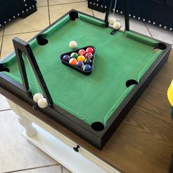 Mini Tabletop Pooltable