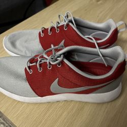 Nike Roshe Run Size 10.5