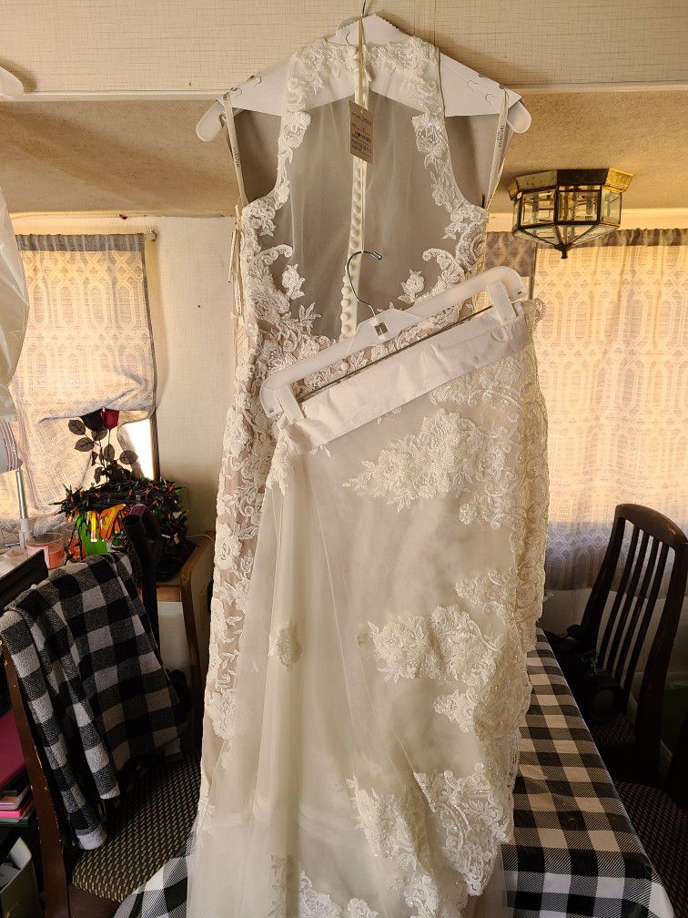 Galina Signature Wedding Dress From David's Bridal 