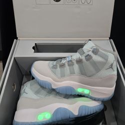 Air Jordan 11 Adapt 