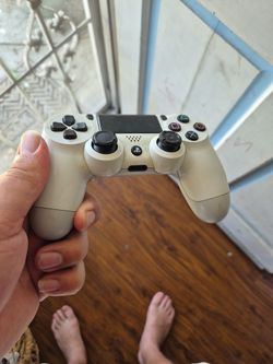 Used PS4 REMOTE 35 BUCKS