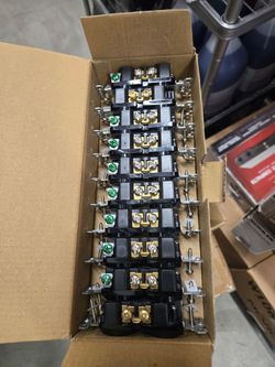 Duplex receptacle
