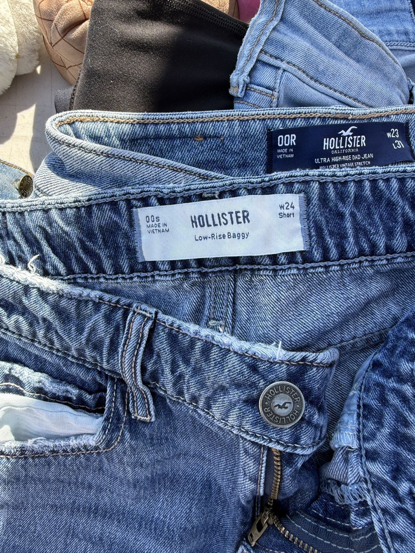 Hollister Jeans And Levi Shorts 