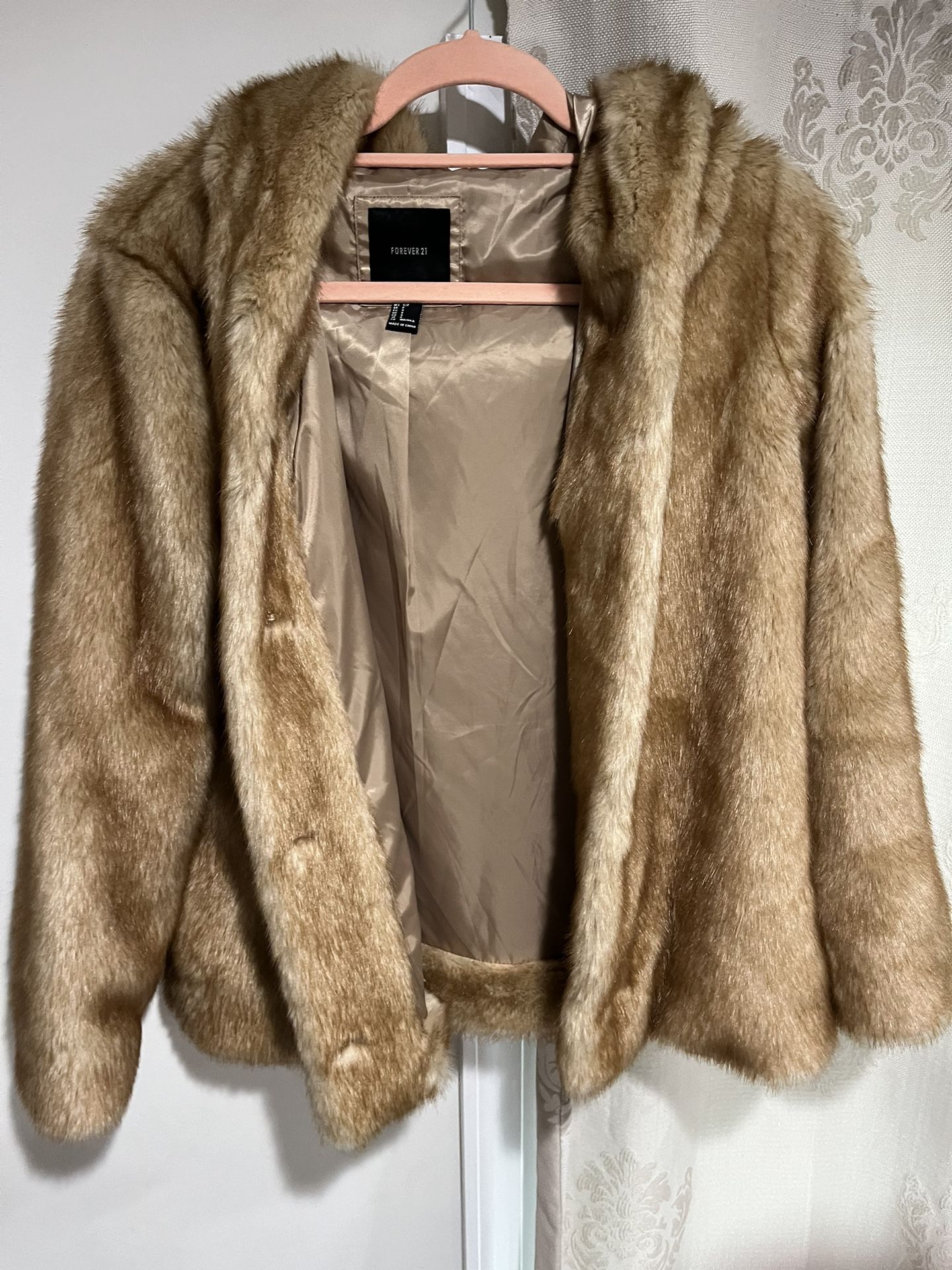 Faux Fur hooded jacket Forever 21 Cropped
