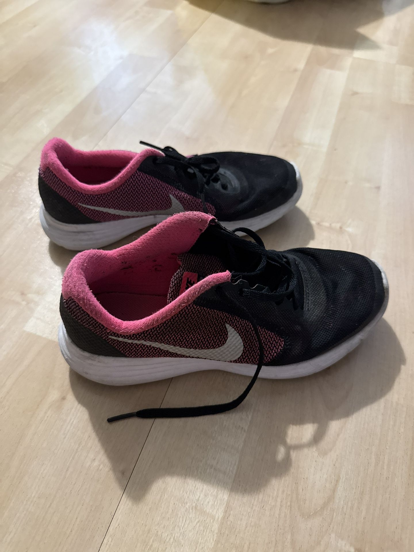 Nike Revolution 3 Running Walking Shoes