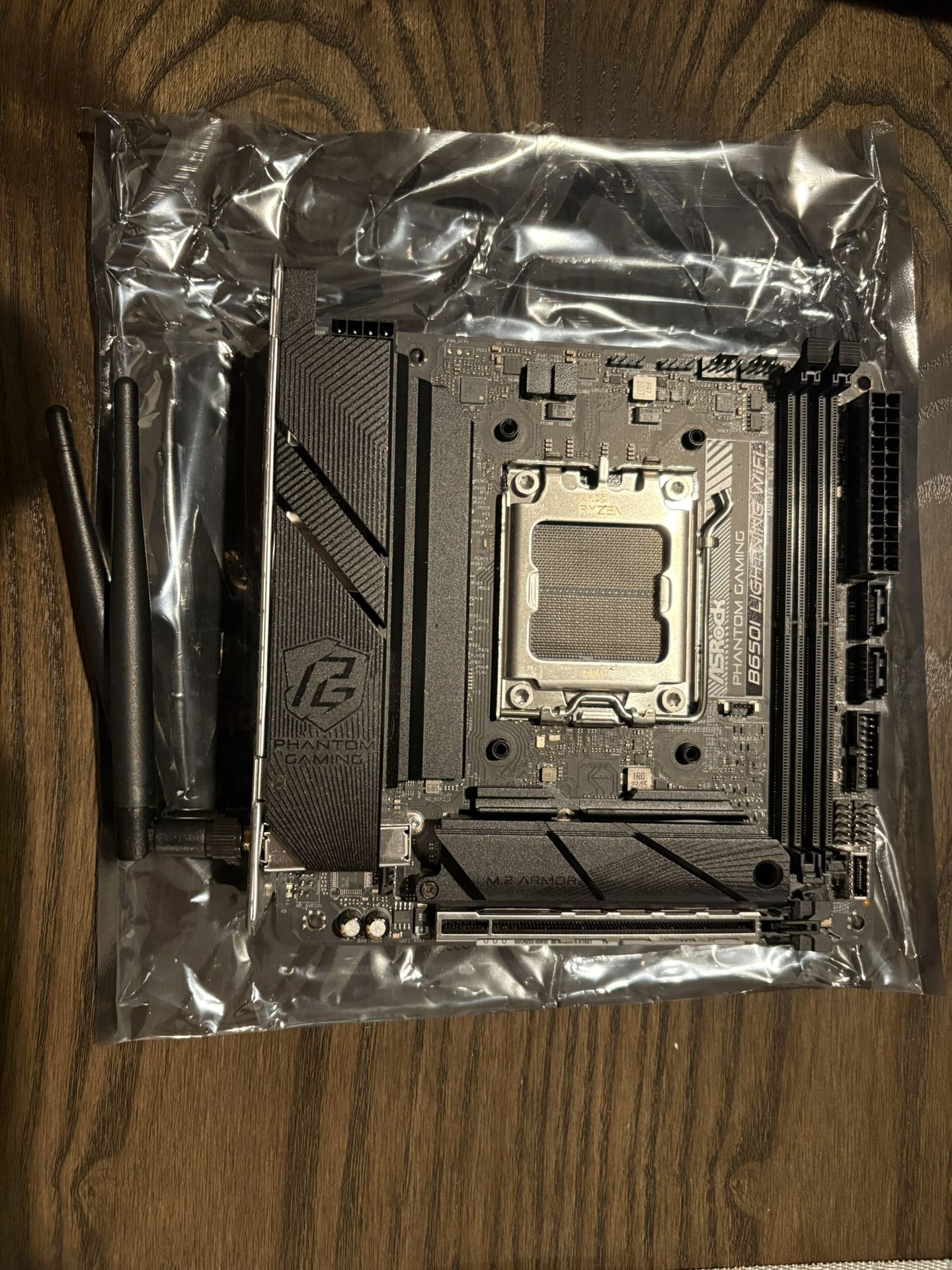ASRock B650I AM5
