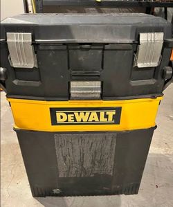 DeWalt 26inch 4 in 1 cantilever mobile tool box